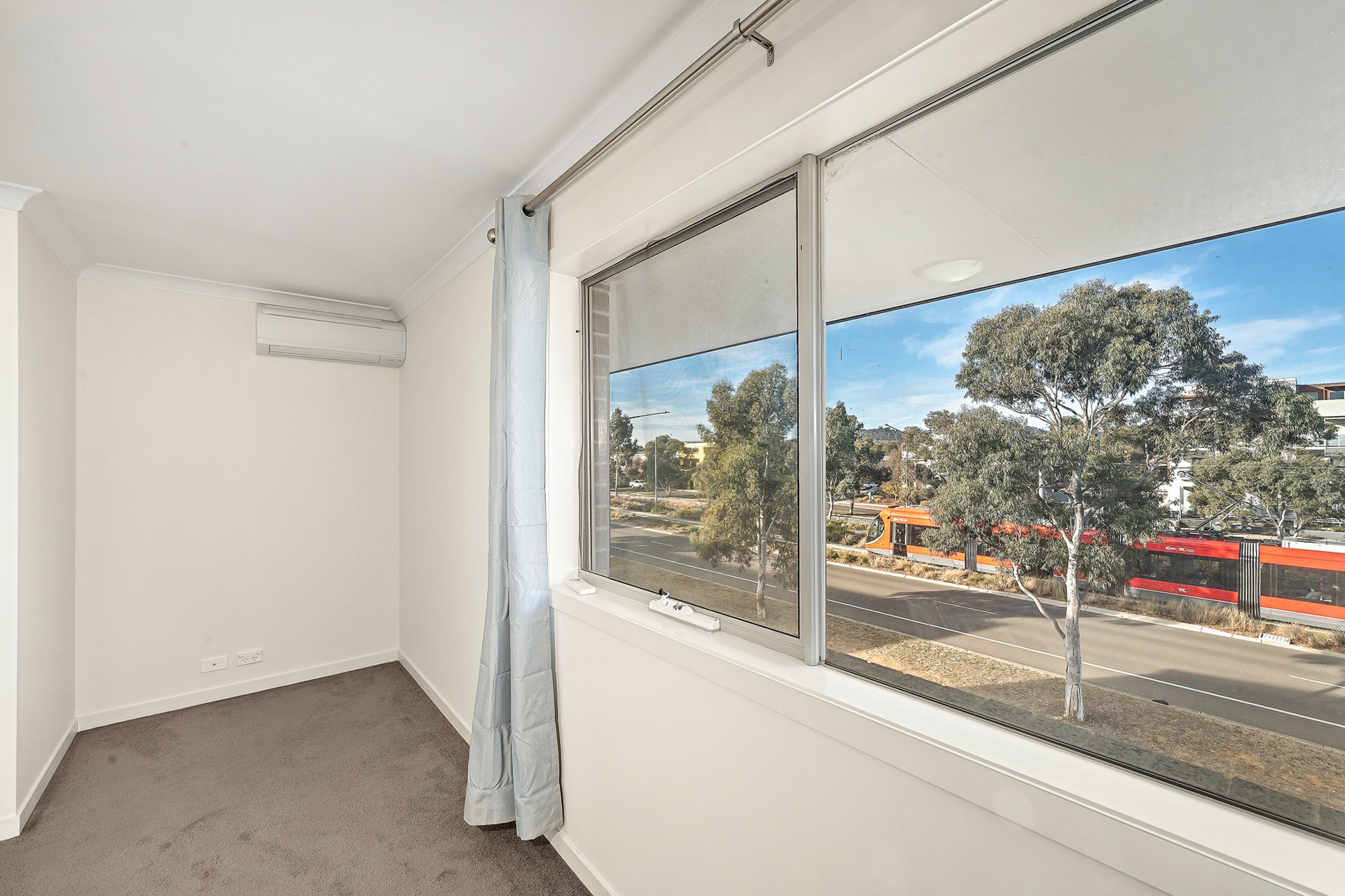 13/2 Clare Burton Crescent, FRANKLIN
