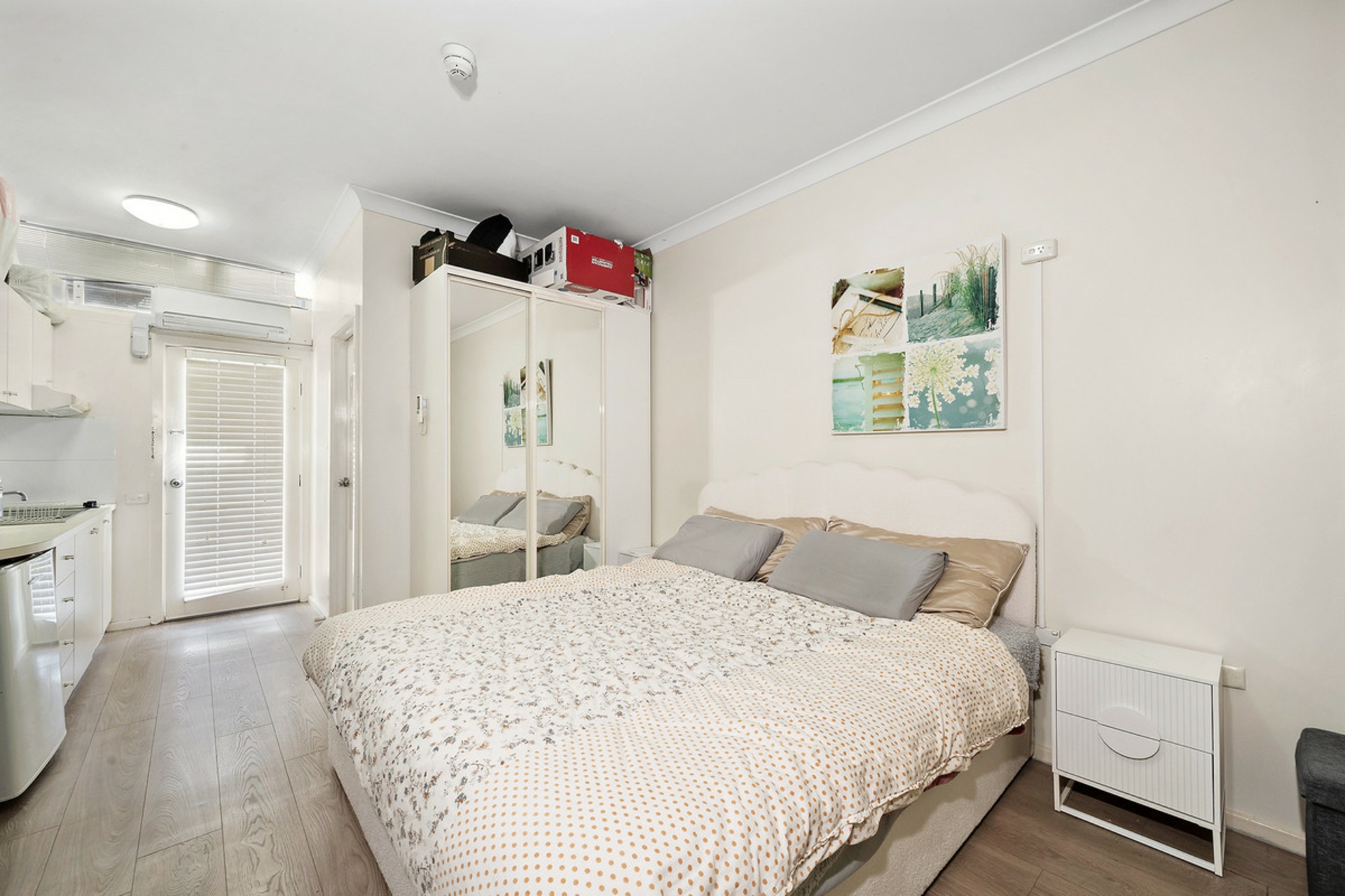 58/47 McMillan Crescent — photo 3 of 10