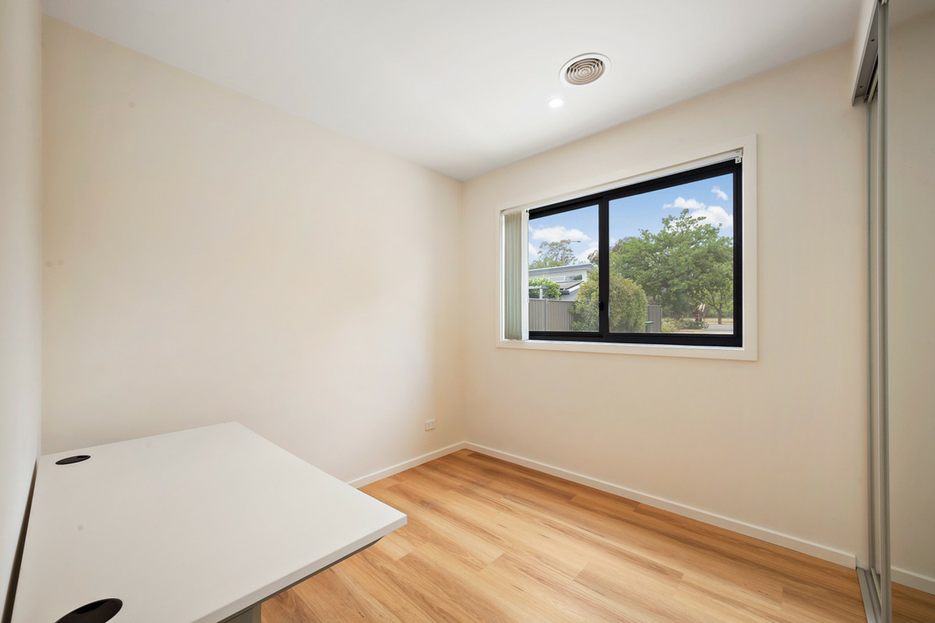 169 Antill Street — photo 8 of 12