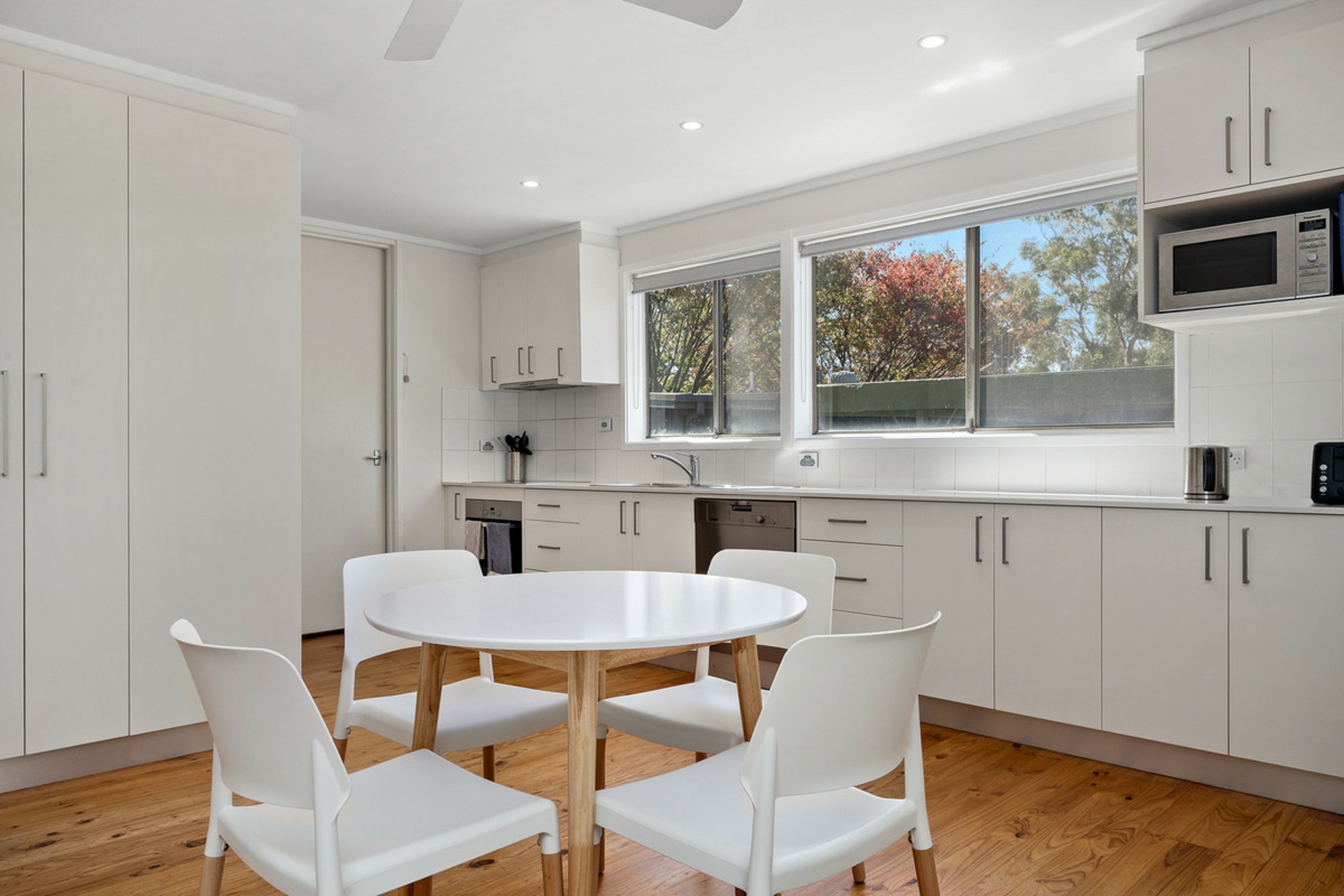 16 Clisby Close — photo 2 of 14