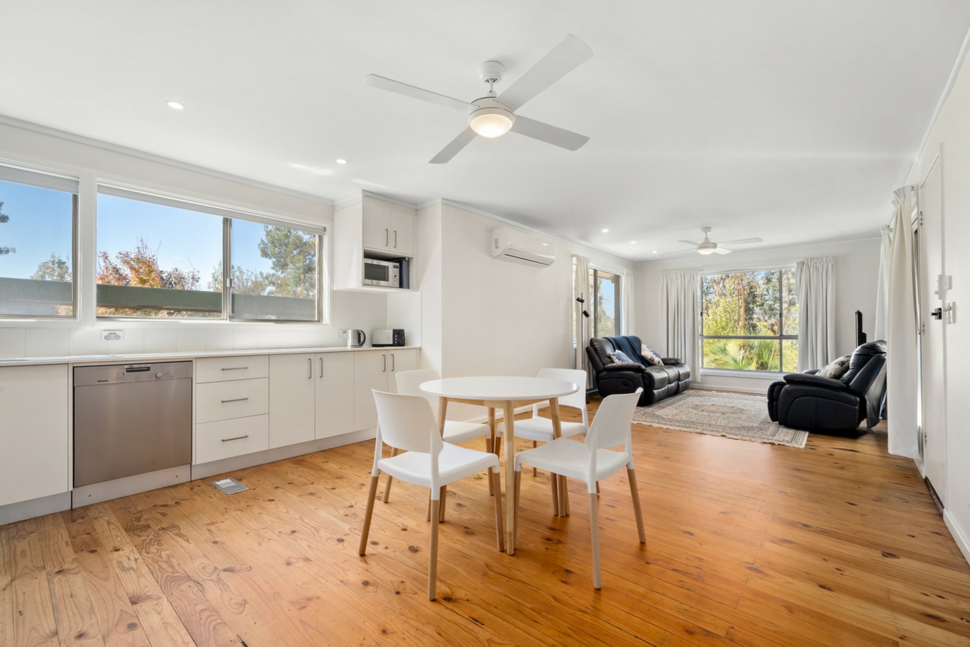 16 Clisby Close — photo 3 of 14