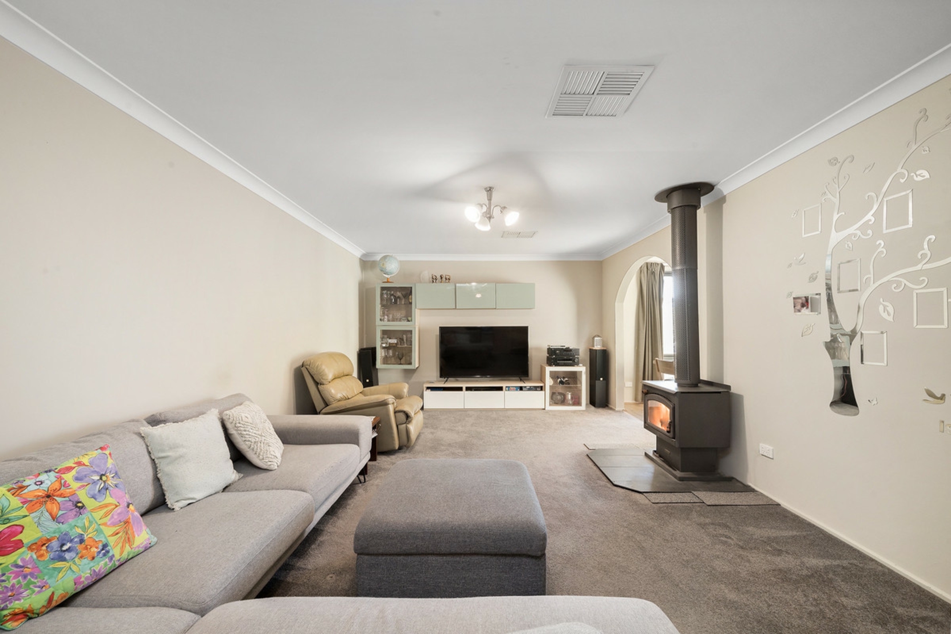 5 Merfield Place — photo 2 of 16