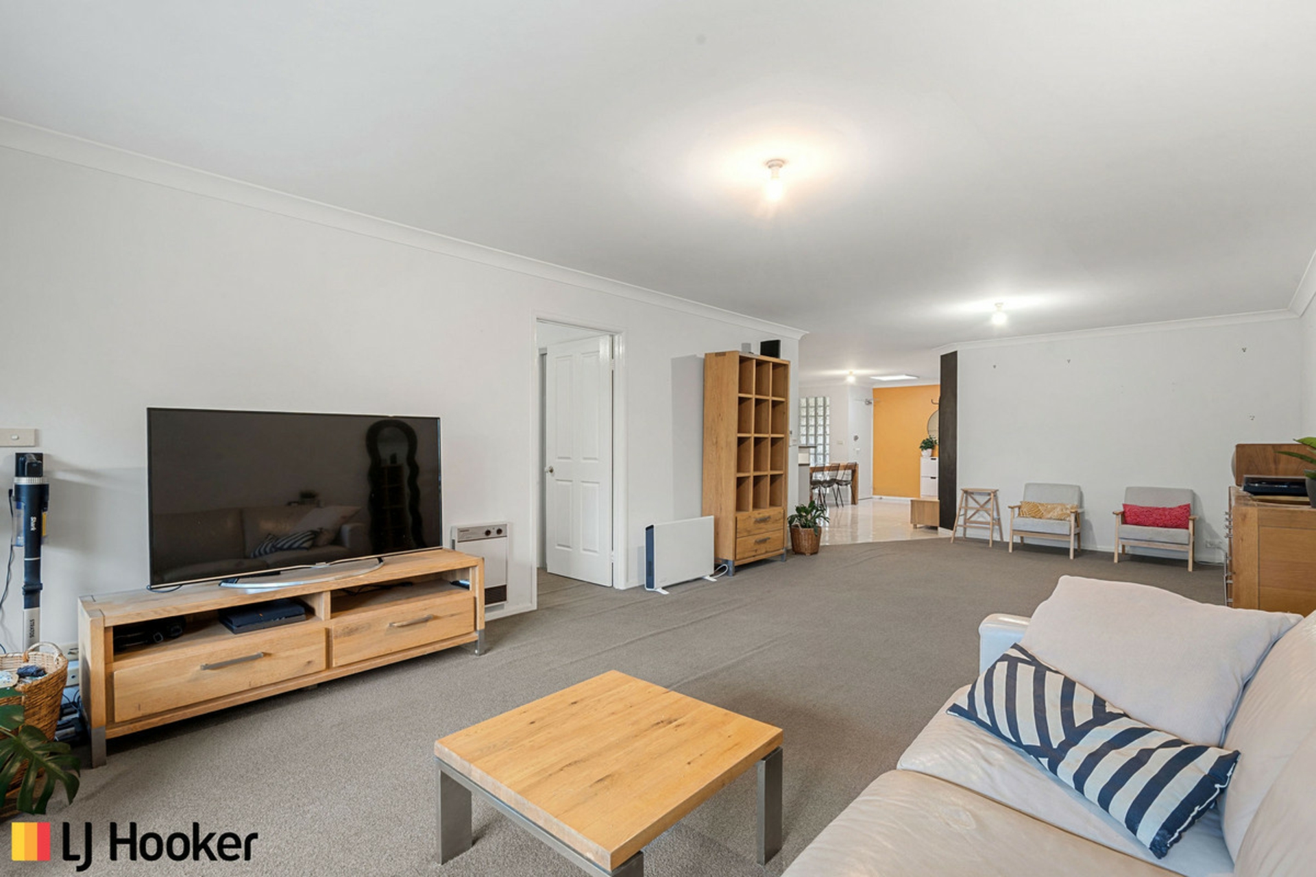 23/112 Baldwin Drive — photo 3 of 13