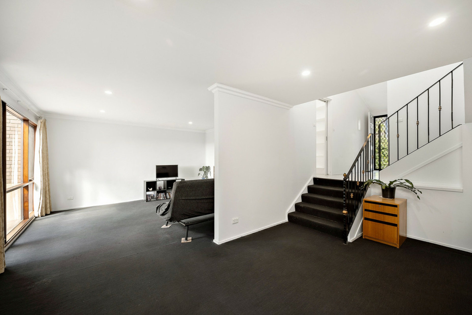 91 Barnet Close — photo 5 of 15