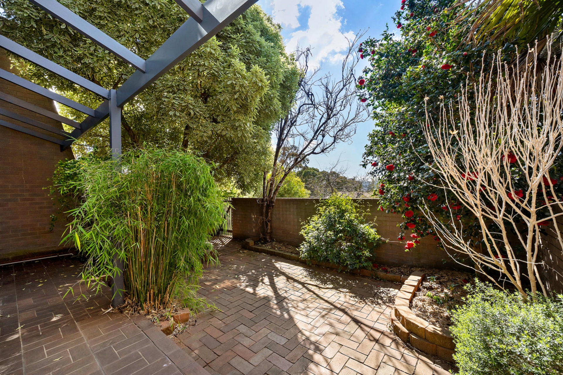 91 Barnet Close — photo 11 of 15