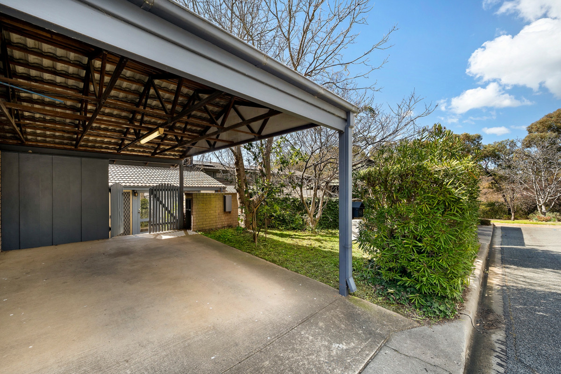 91 Barnet Close — photo 15 of 15