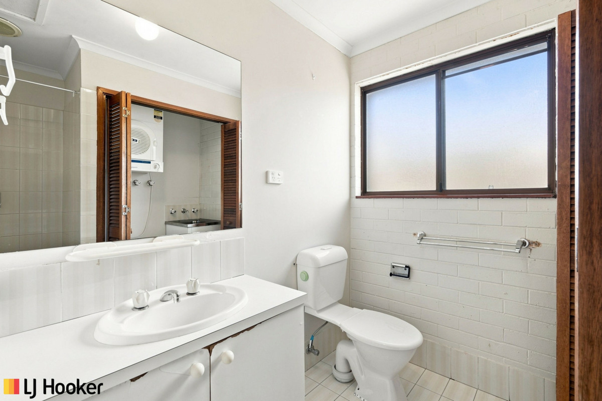 24/1 Buik Place — photo 4 of 9