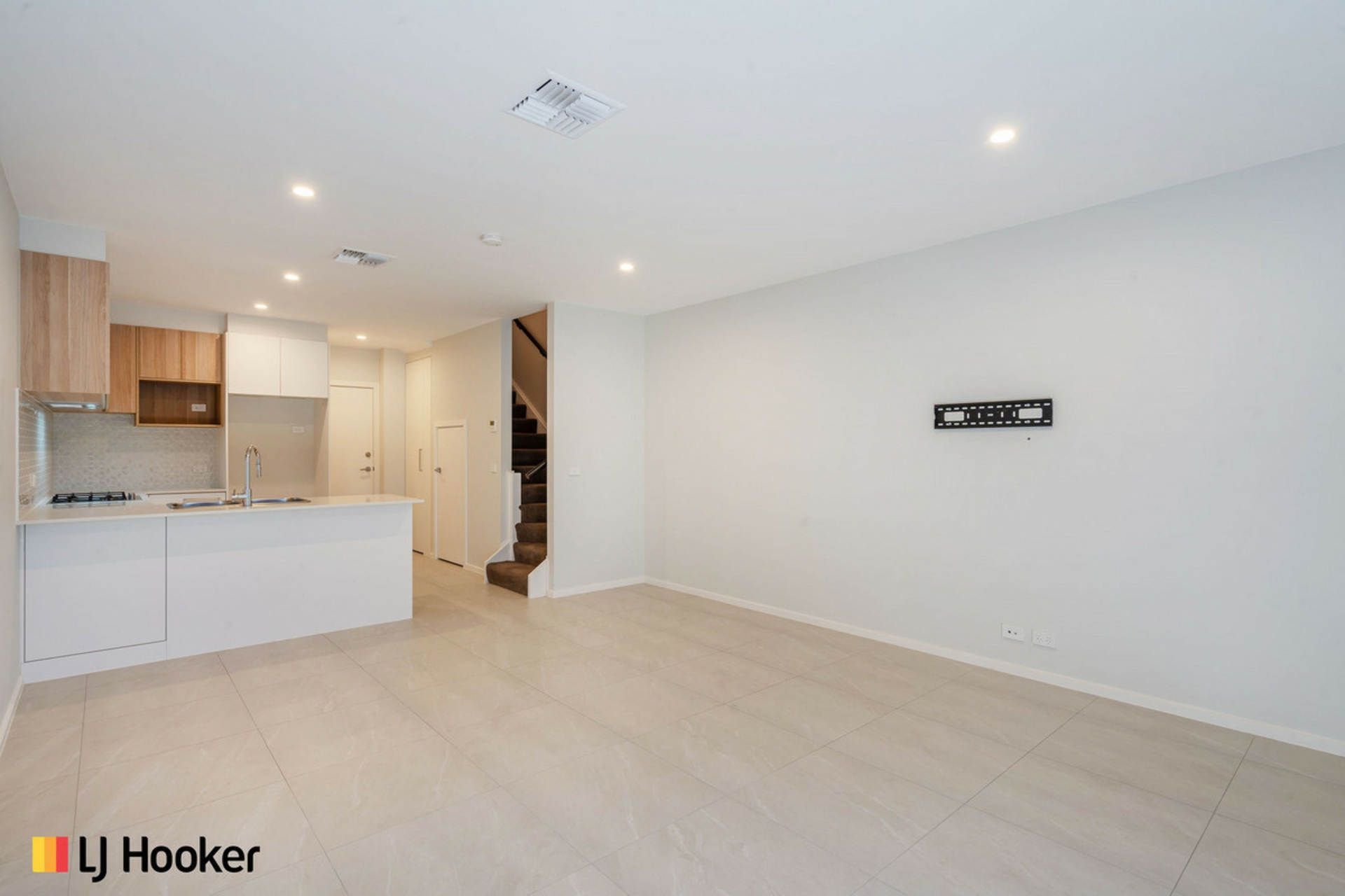 12/10 Margules Crescent — photo 2 of 12
