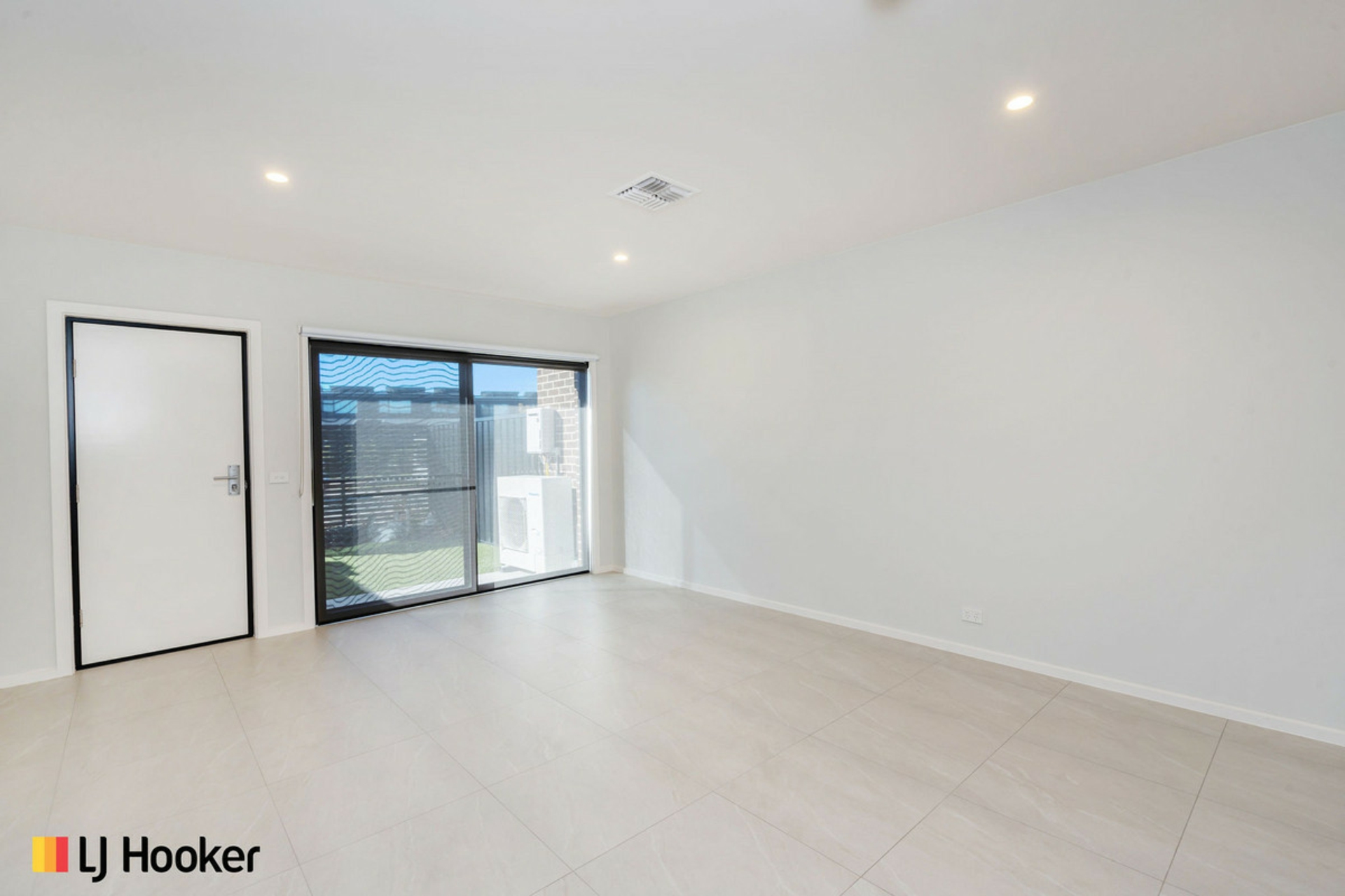 12/10 Margules Crescent — photo 3 of 12