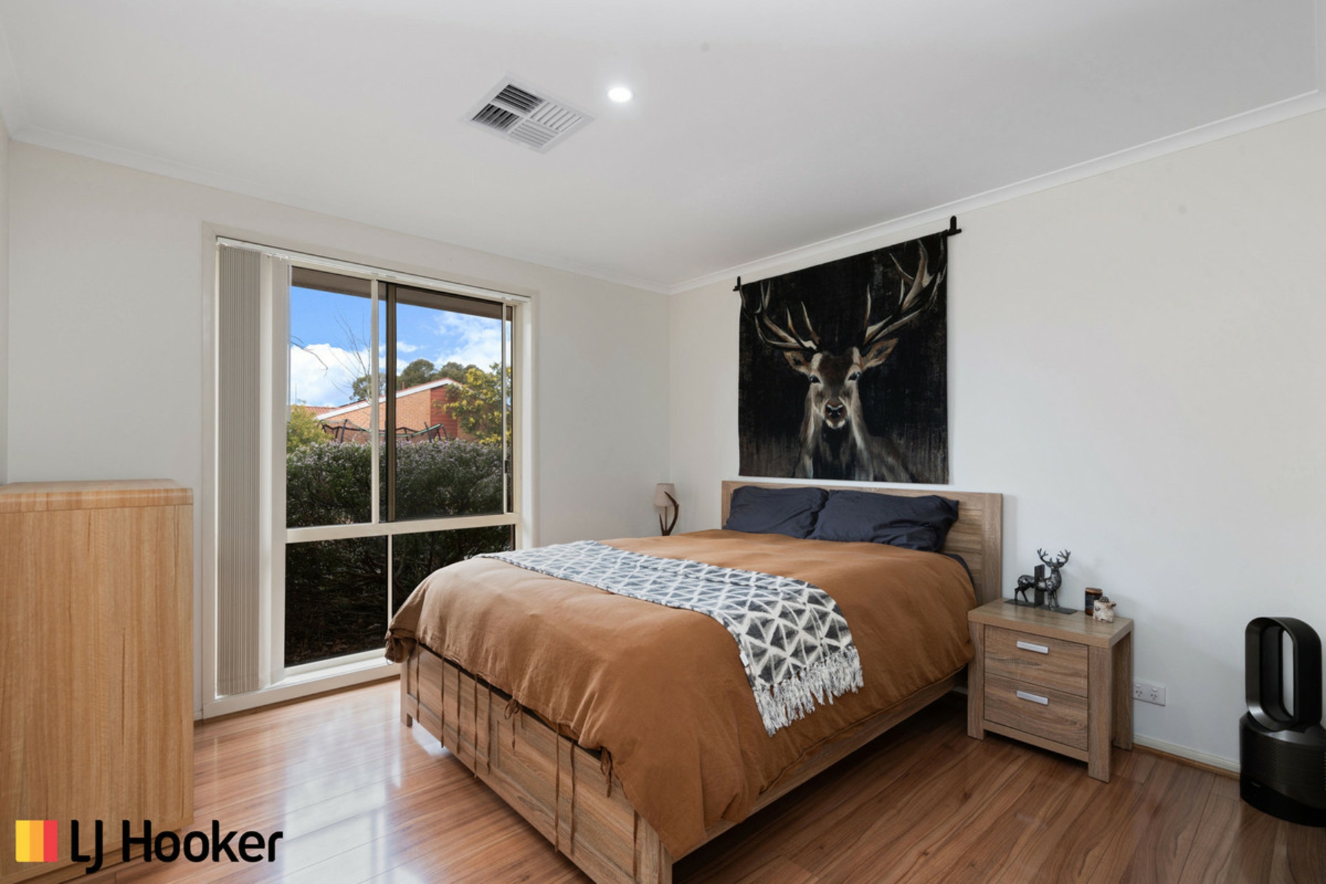 5 Flora Place — photo 8 of 10