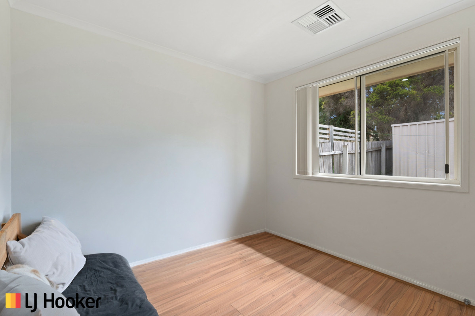 5 Flora Place — photo 9 of 10