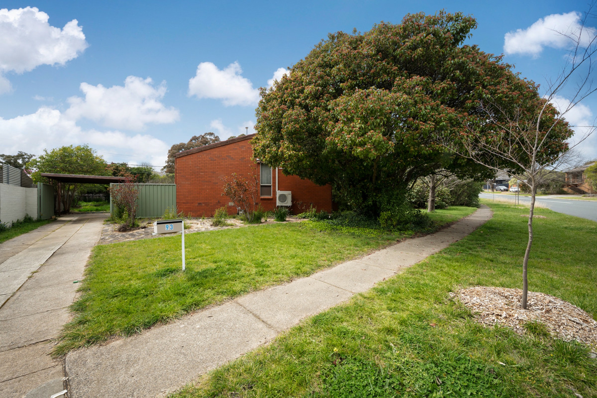 93 Canopus Crescent — photo 2 of 12
