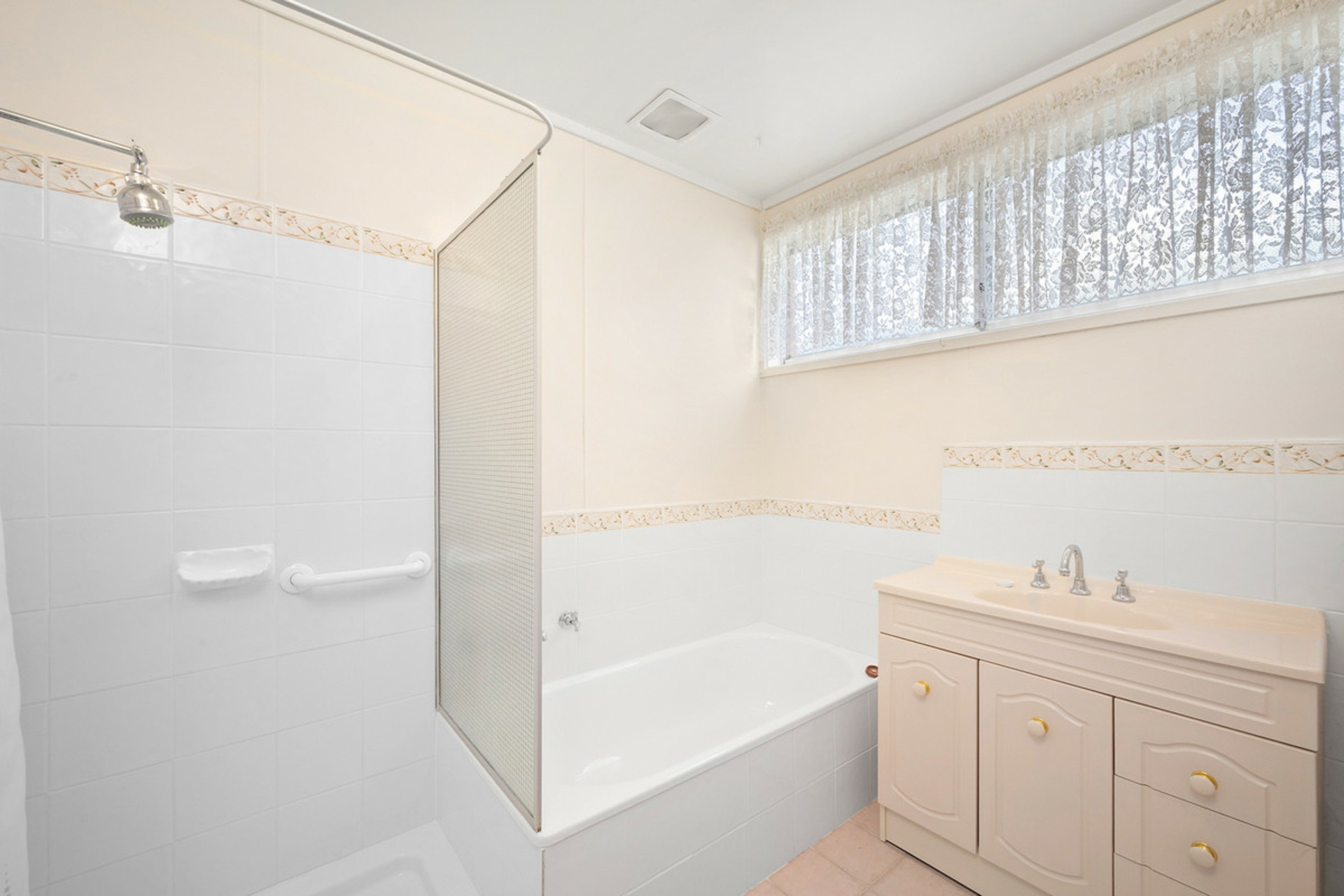 45 Crofts Crescent — photo 5 of 11