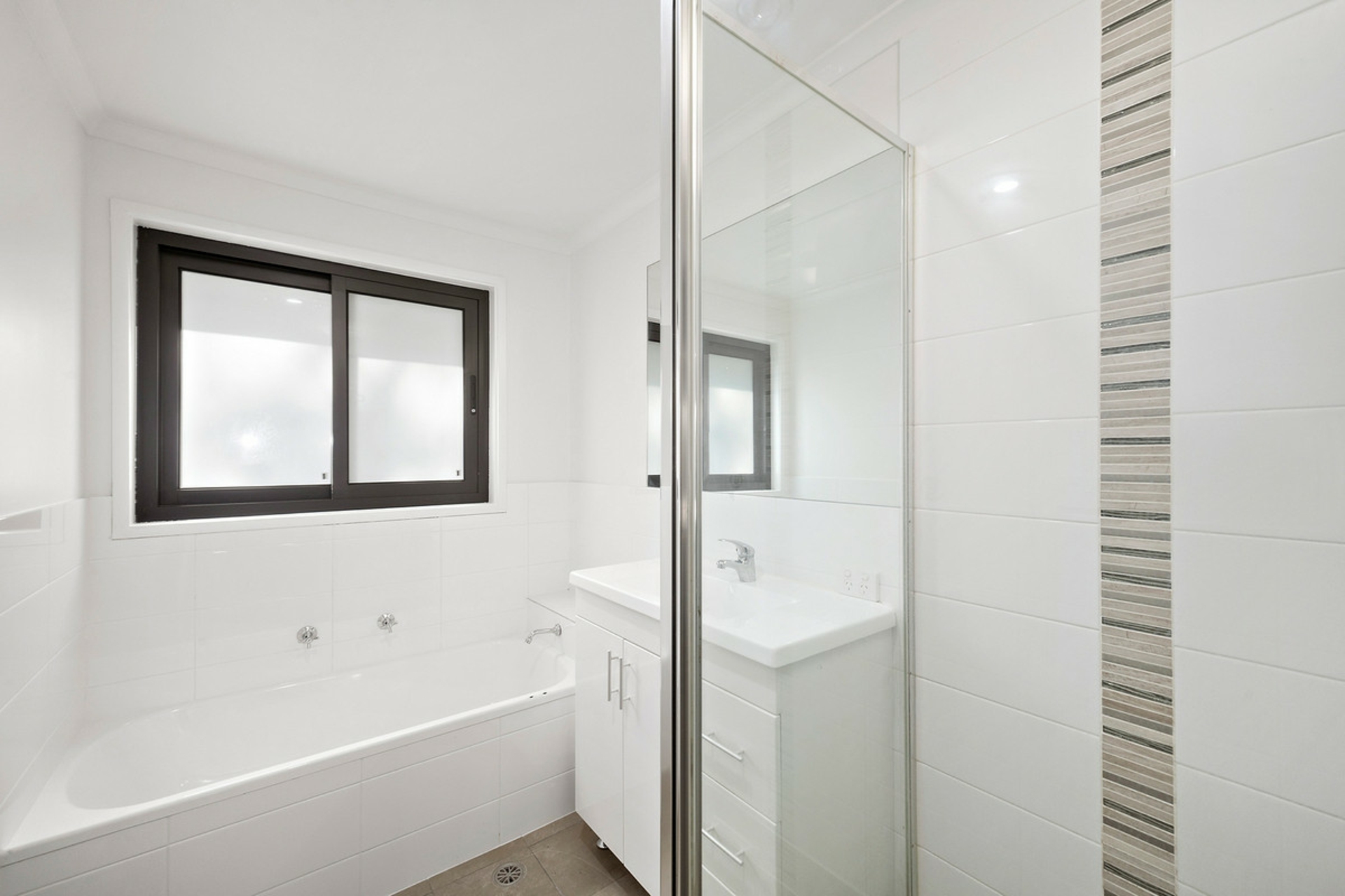 14 Brownlow Place — photo 7 of 15