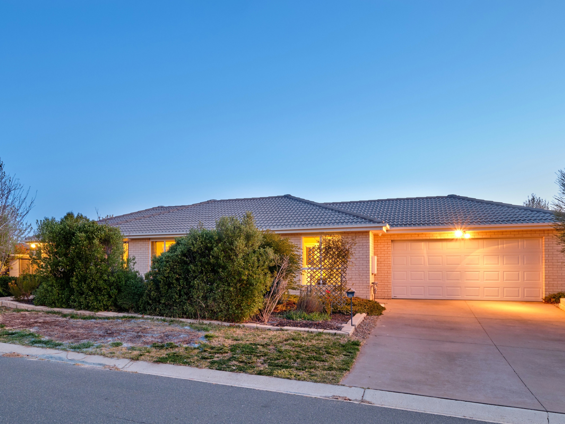 40 Stump Jump Crescent, DUNLOP