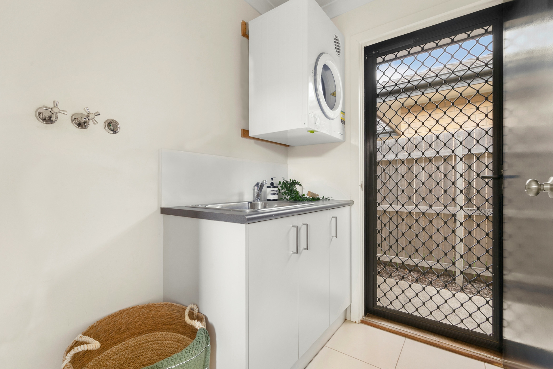 4 Rag Holmes Street, MACGREGOR