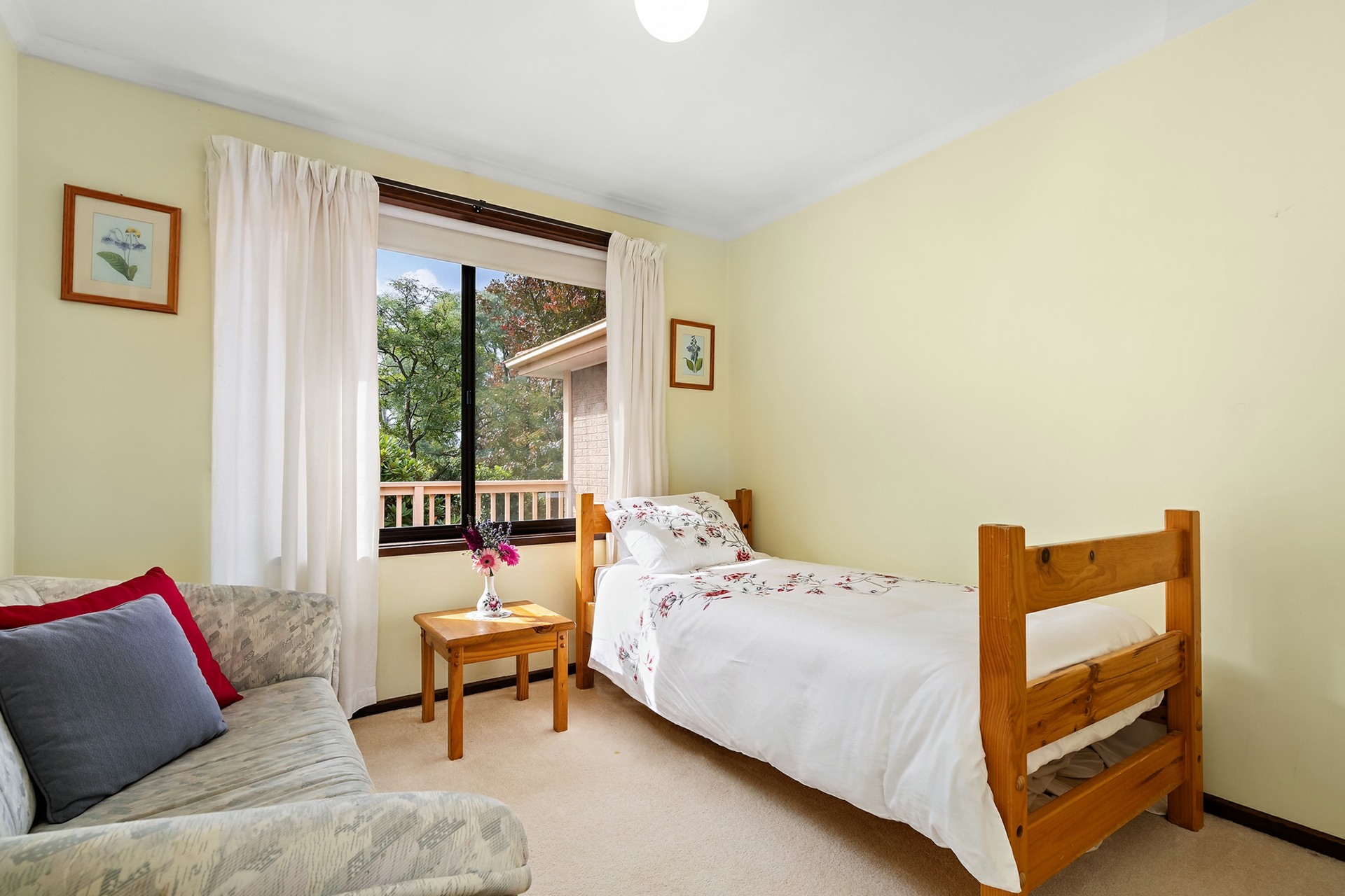 49 Barnard Circuit, FLOREY