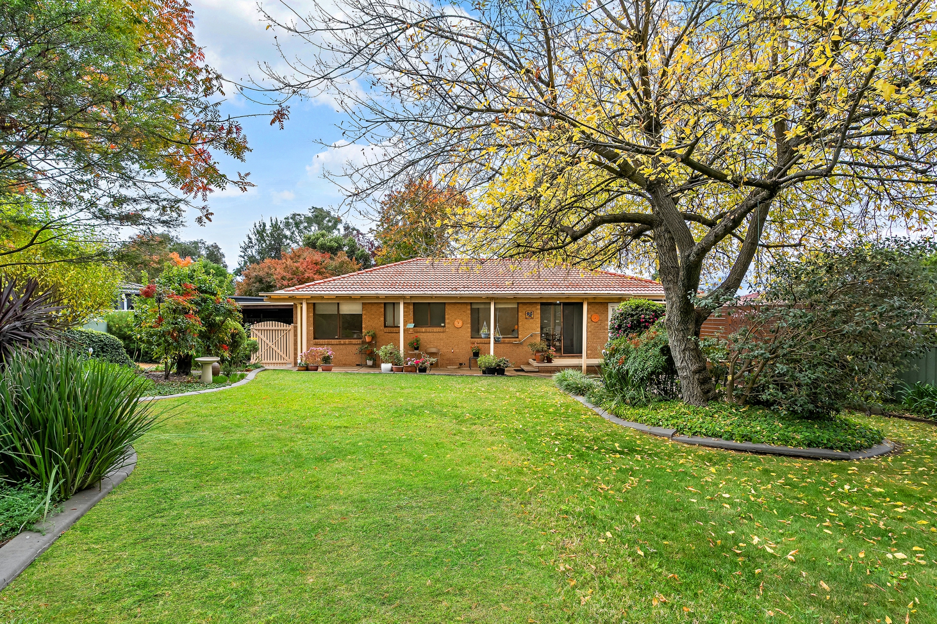 49 Barnard Circuit, FLOREY
