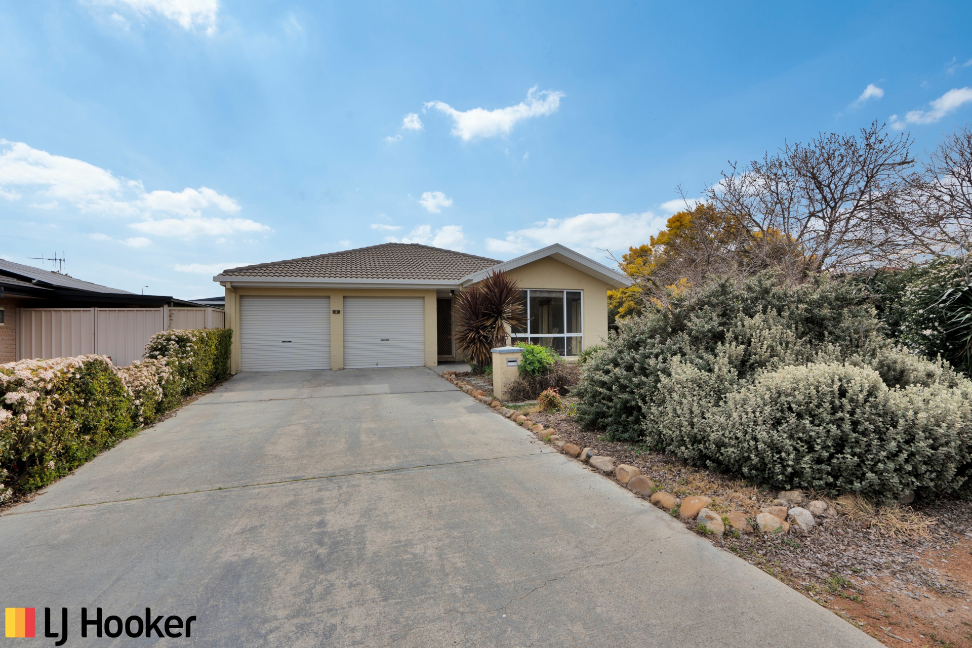2 Hanrahan Crescent, DUNLOP