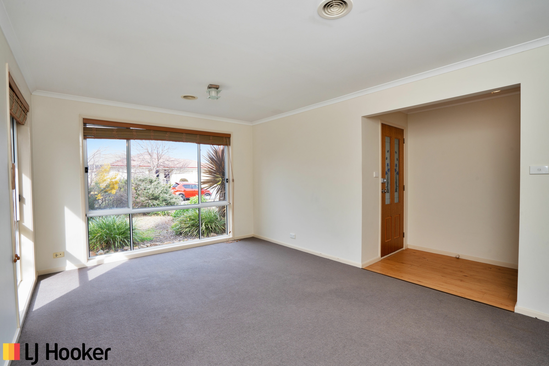 2 Hanrahan Crescent, DUNLOP