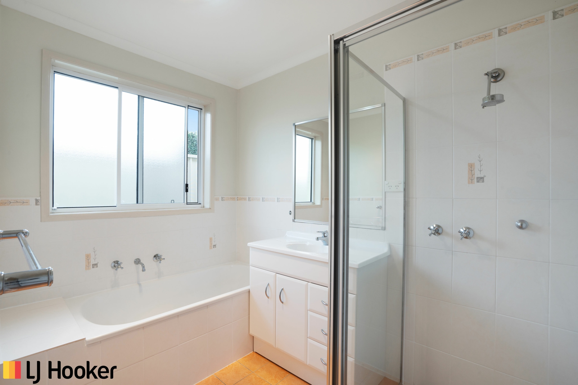 2 Hanrahan Crescent, DUNLOP