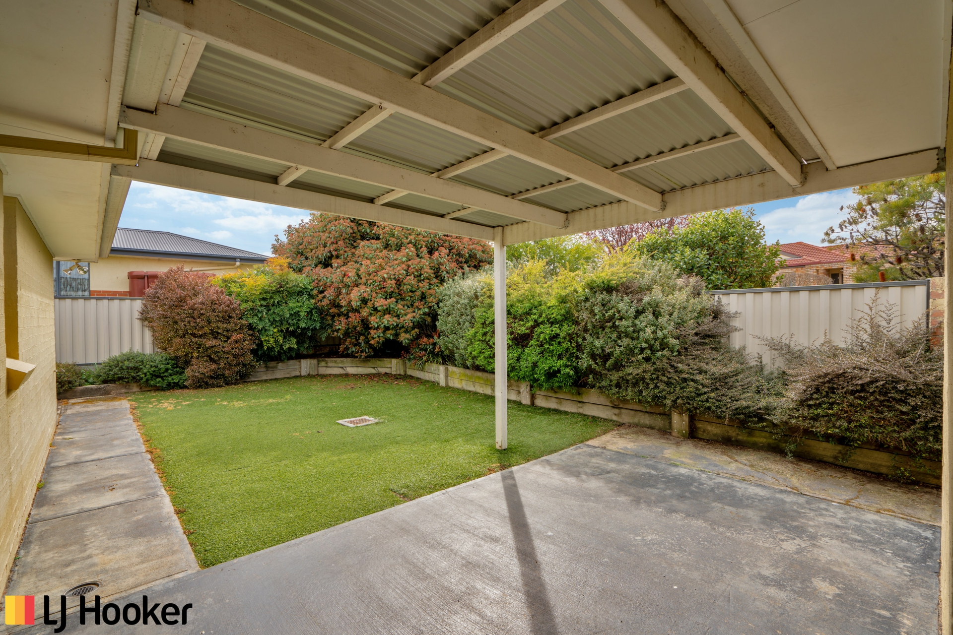 2 Hanrahan Crescent, DUNLOP