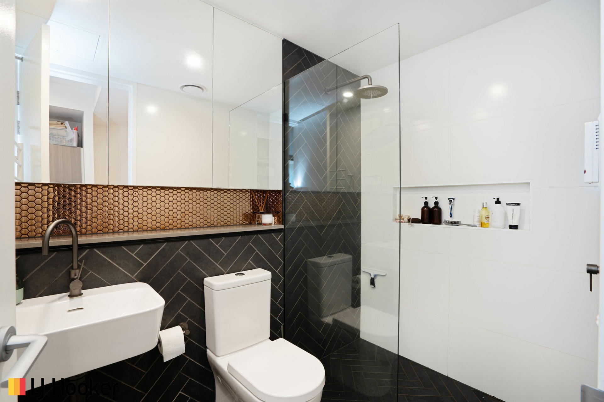 224/1 Kalma Way, CAMPBELL