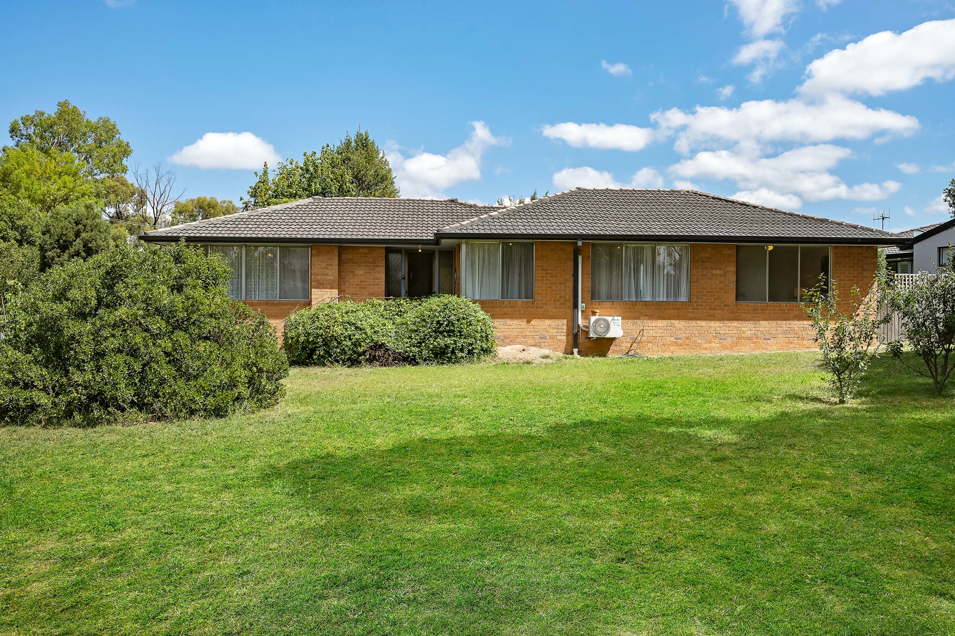 280 Southern Cross Drive, MACGREGOR
