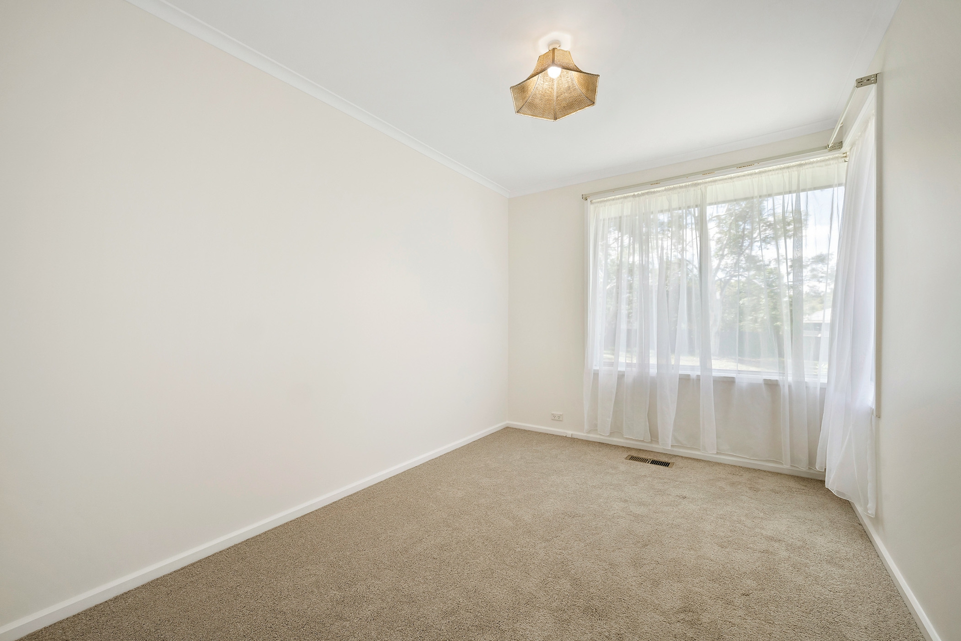 280 Southern Cross Drive, MACGREGOR