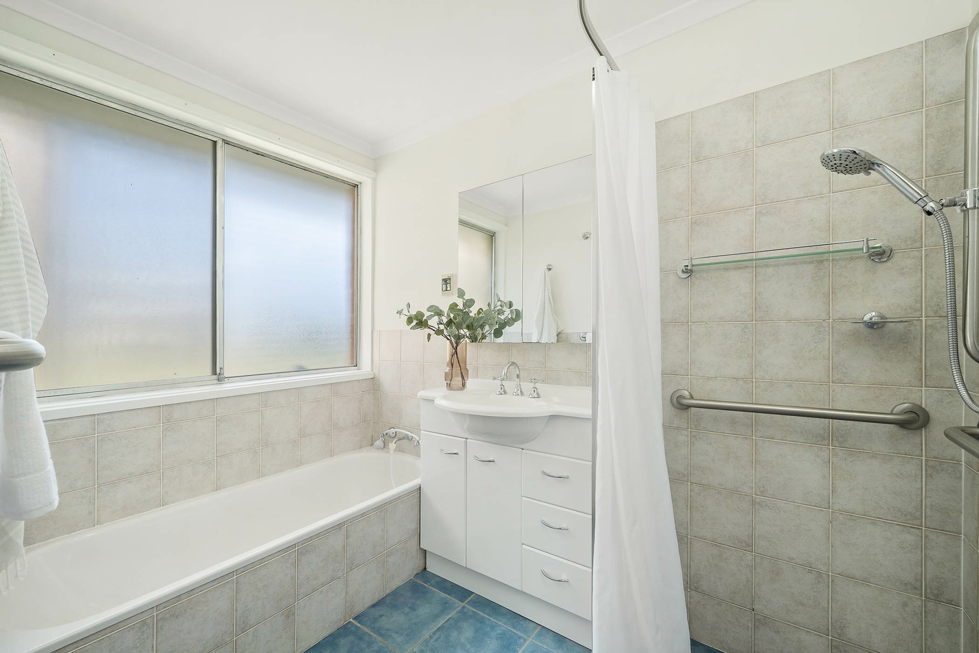 280 Southern Cross Drive, MACGREGOR