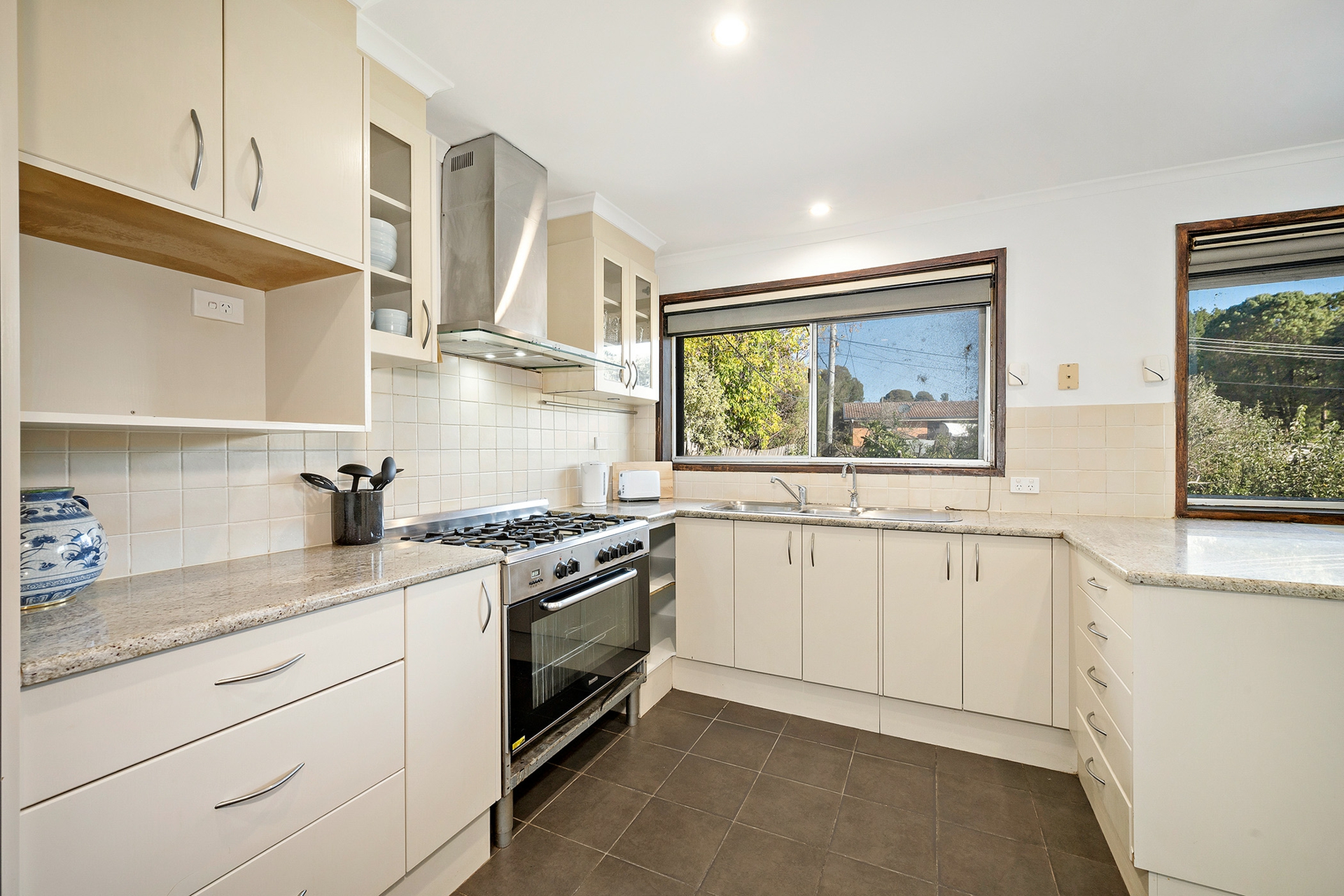 5 Coutie Place, MACGREGOR