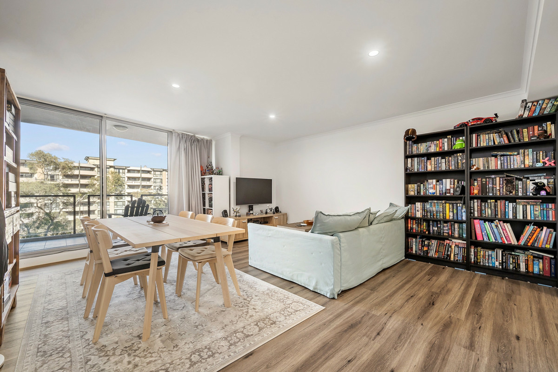 117/77 Northbourne Avenue — photo 4 of 16