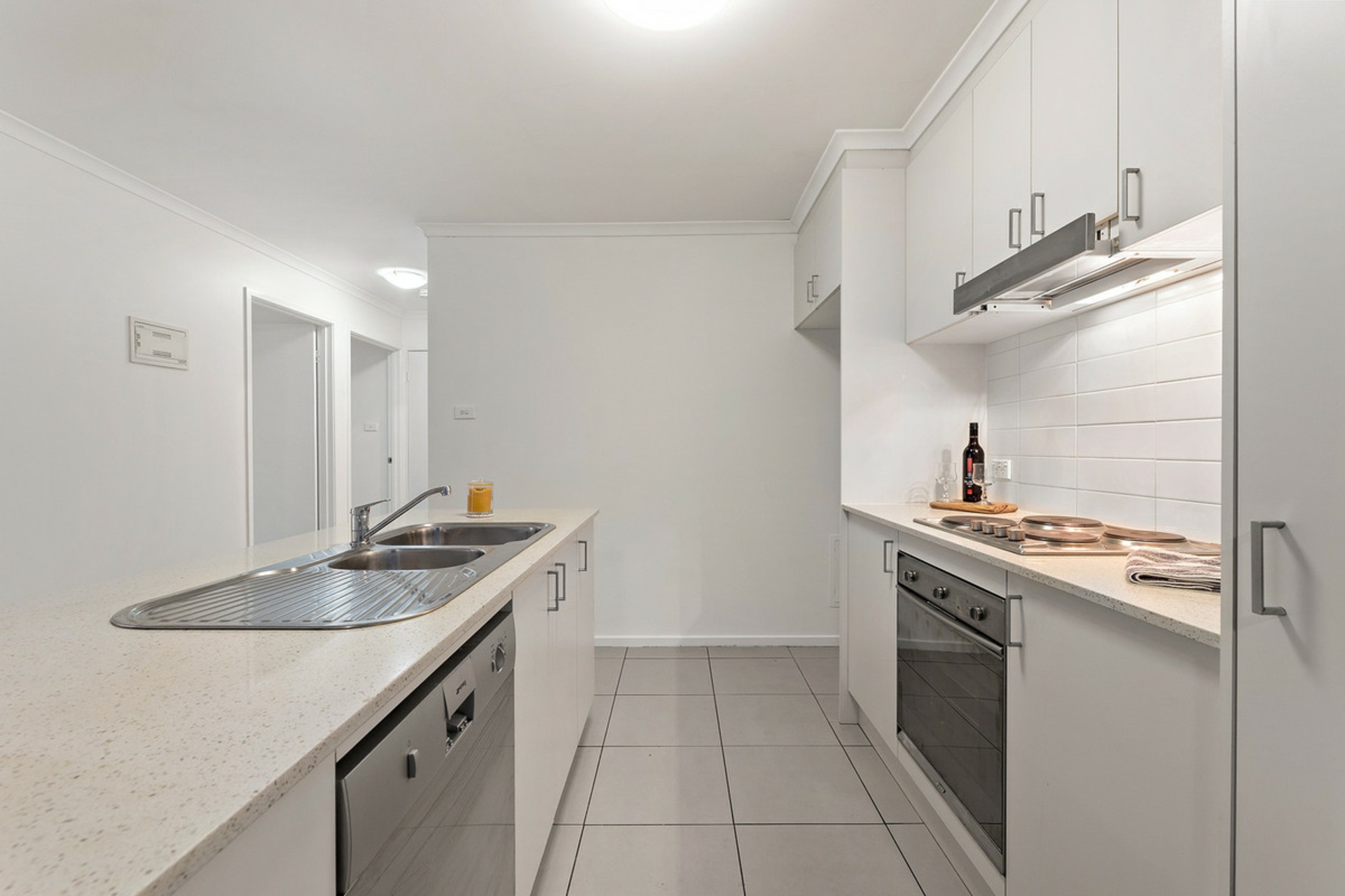 8/2 Eardley Street — photo 3 of 16
