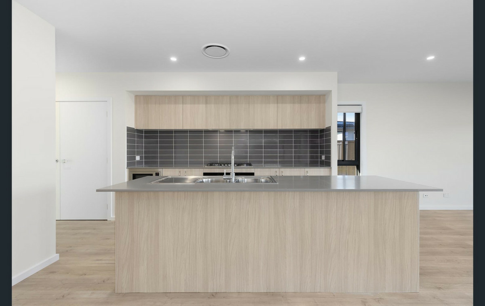 3 Butterfield Avenue — photo 5 of 11