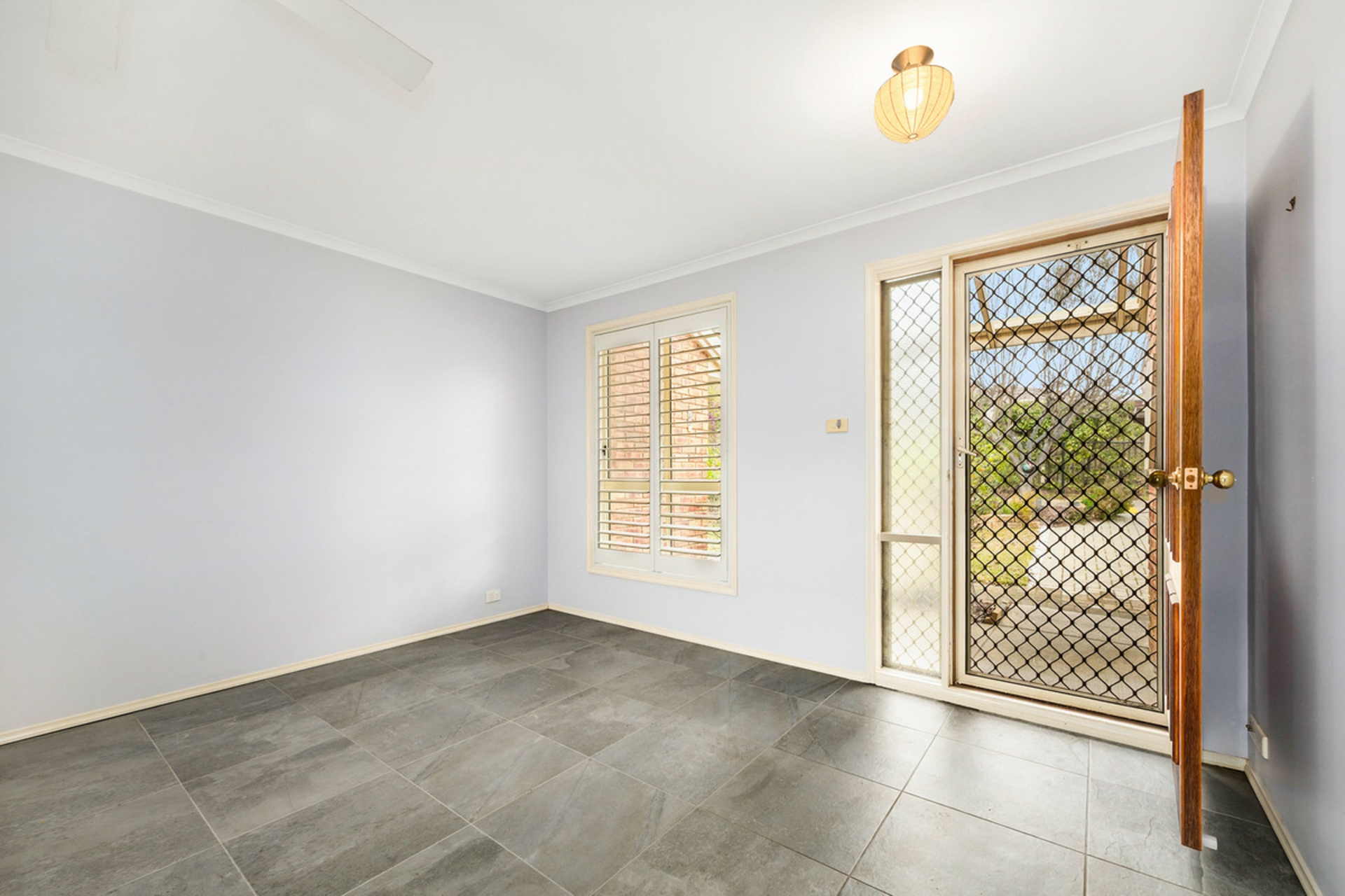 4/77 Britten-Jones Drive — photo 3 of 16