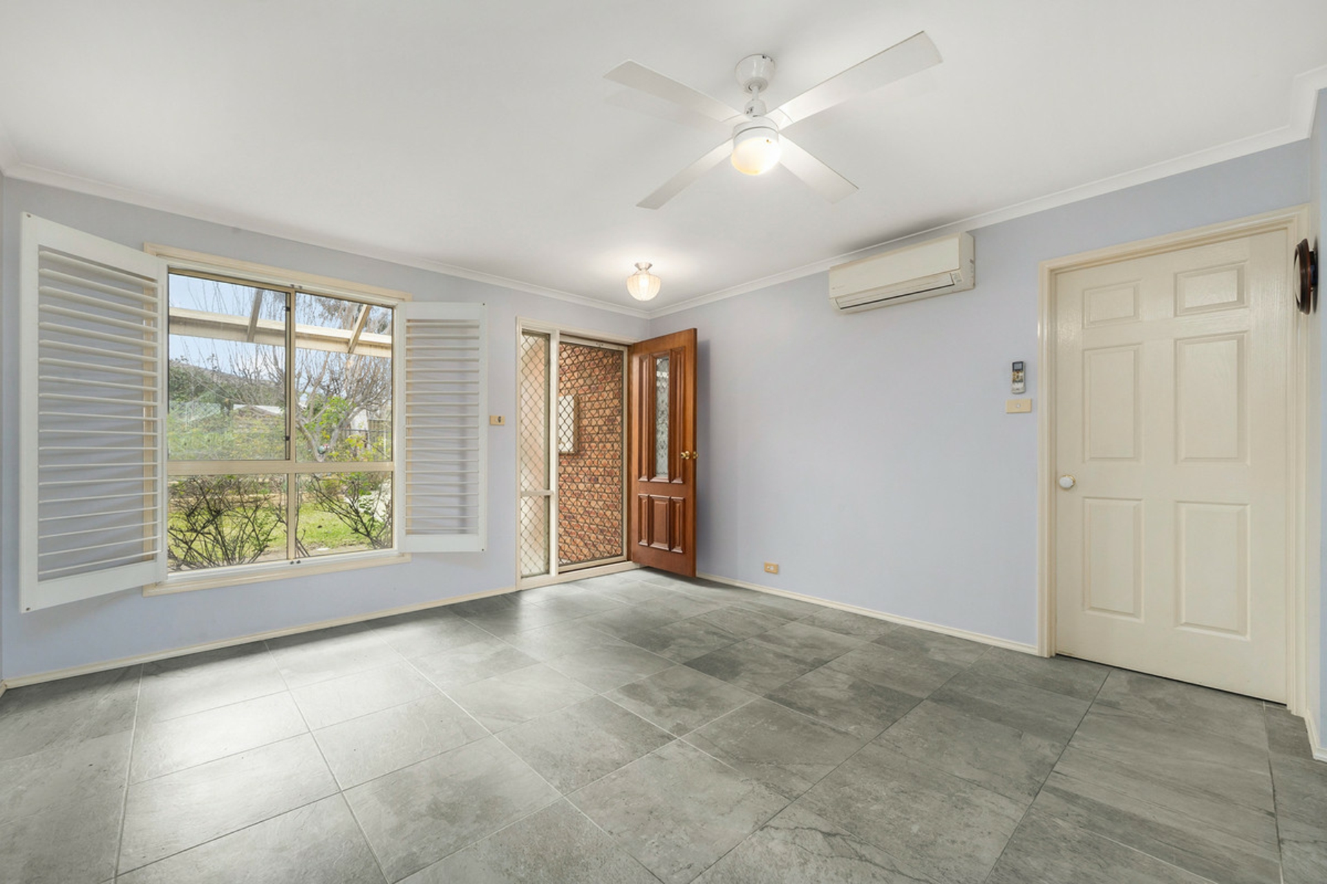 4/77 Britten-Jones Drive — photo 4 of 16