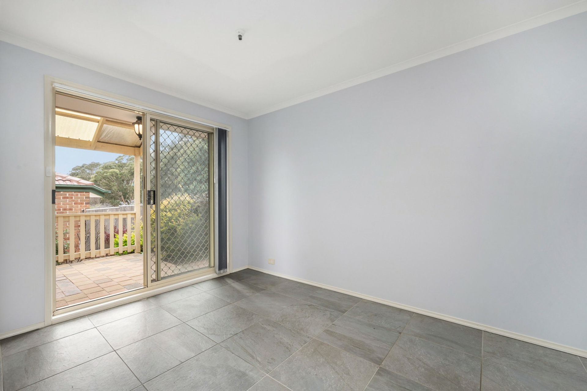 4/77 Britten-Jones Drive — photo 8 of 16