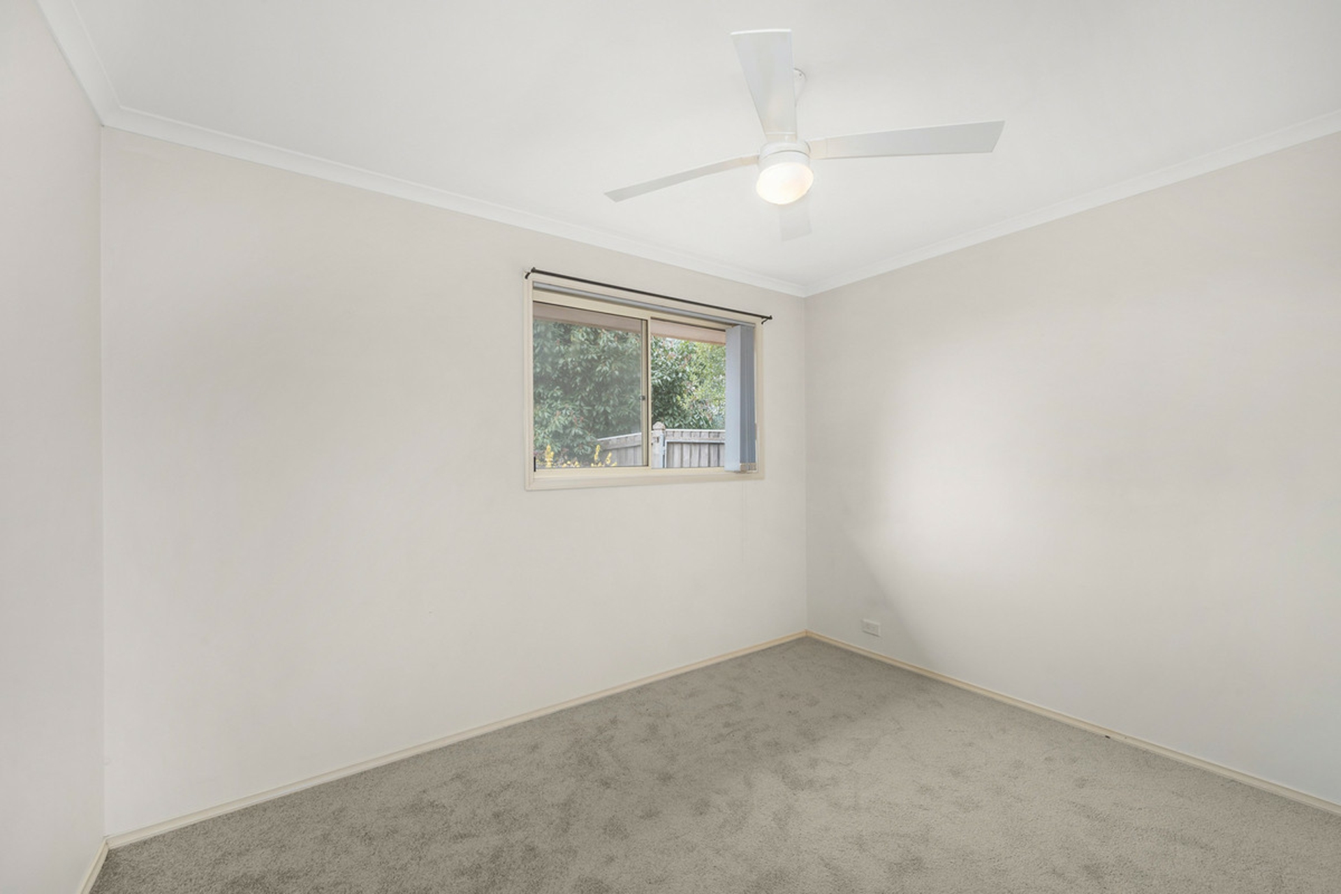 4/77 Britten-Jones Drive — photo 10 of 16