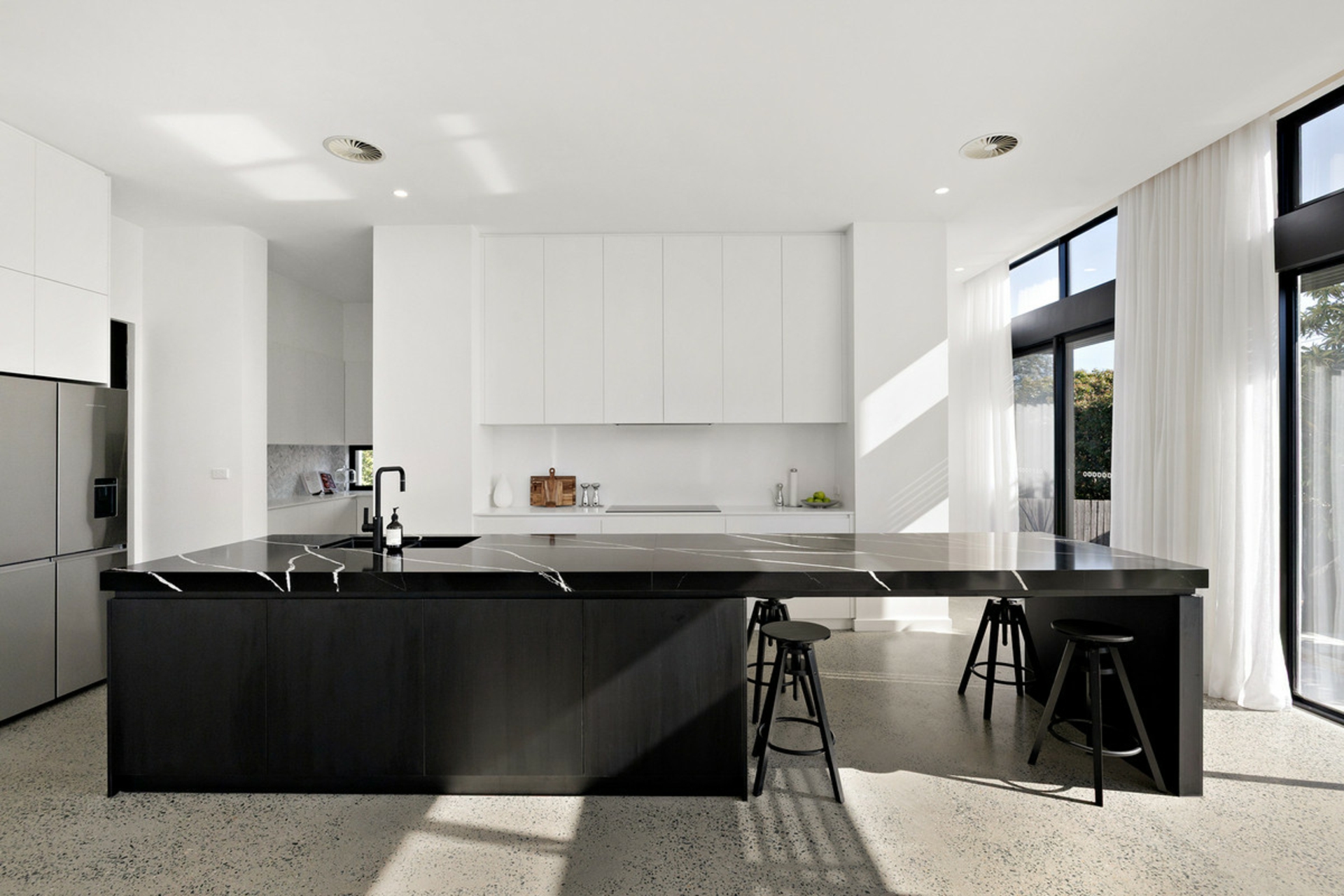 5 Laseron Place — photo 3 of 23