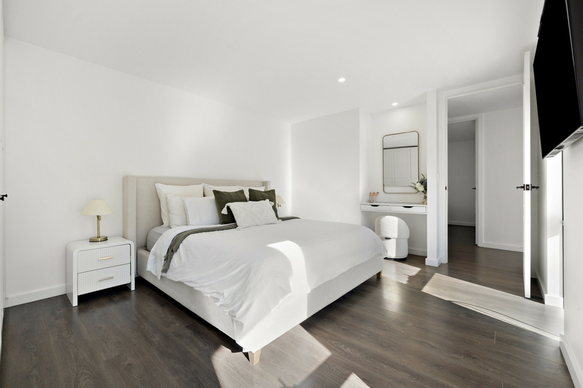 5 Laseron Place — photo 8 of 23
