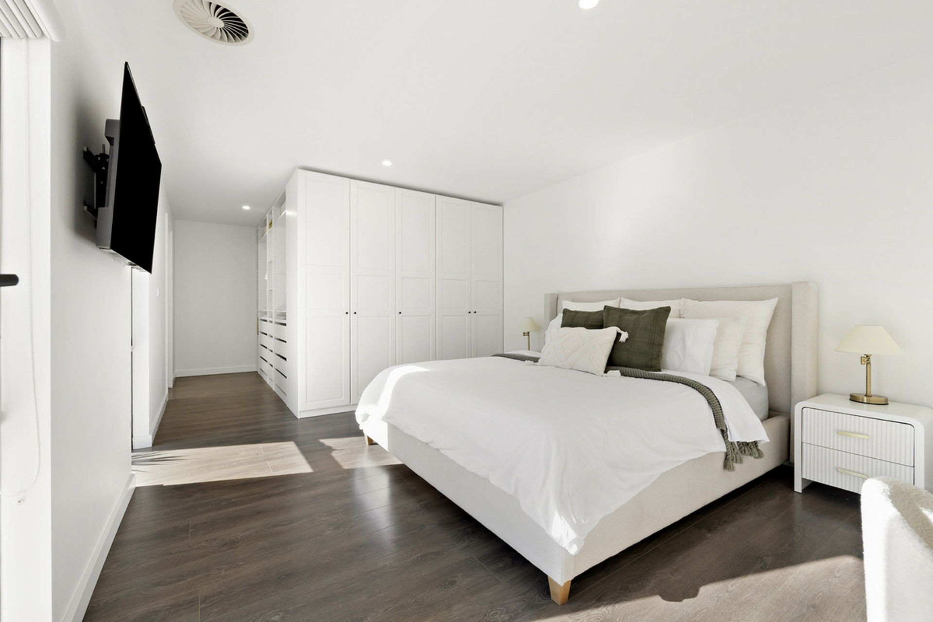 5 Laseron Place — photo 9 of 23