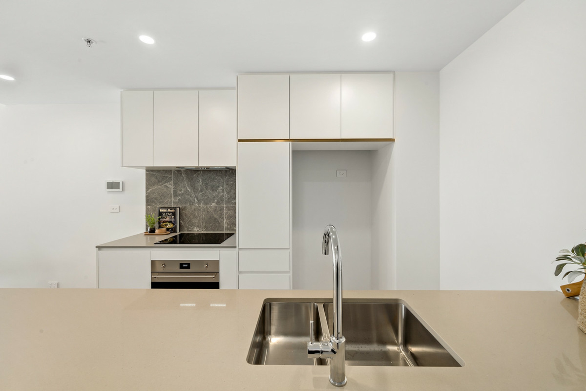 417/1 Brewer Street — photo 3 of 23