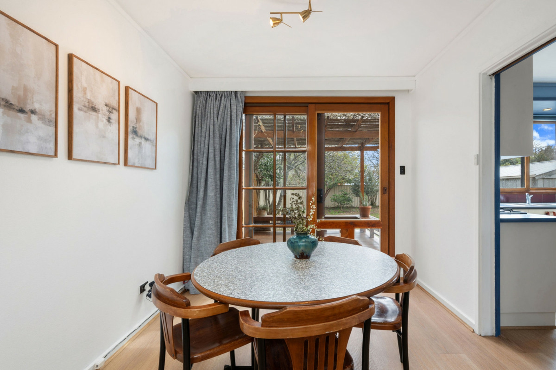 95 Majura Avenue — photo 3 of 14