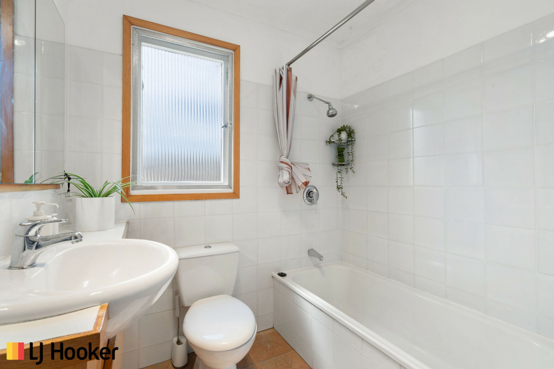 95 Majura Avenue — photo 10 of 14