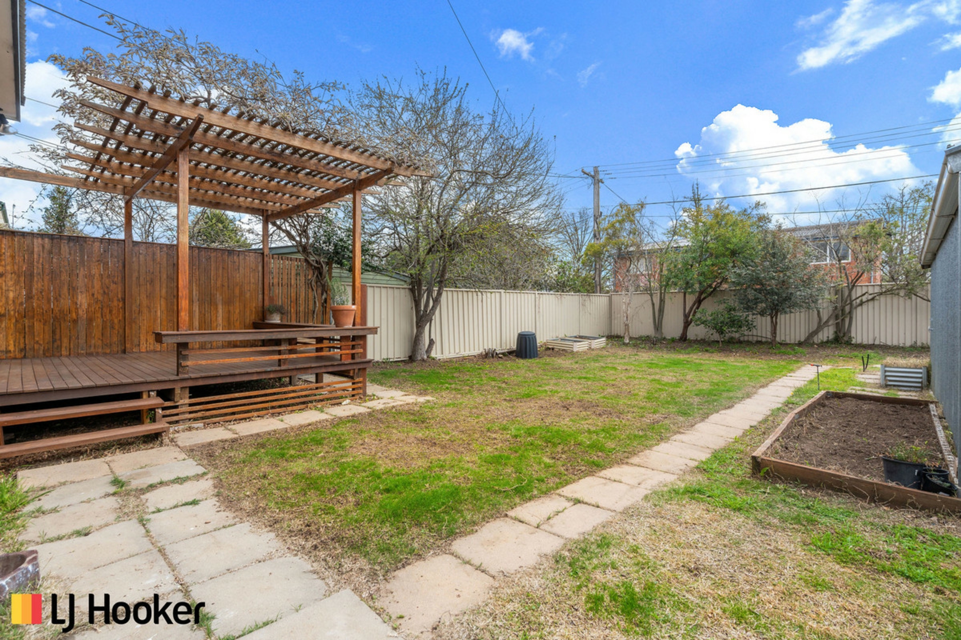 95 Majura Avenue — photo 13 of 14