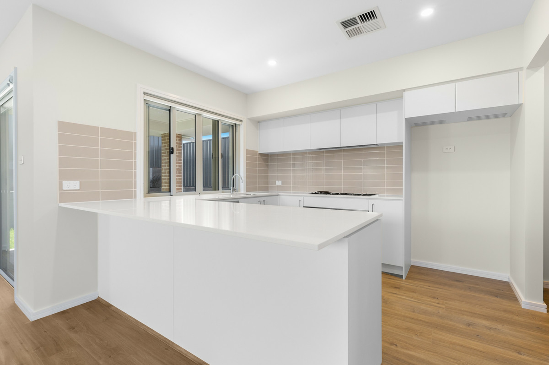 4 Cunningdroo Street — photo 3 of 8