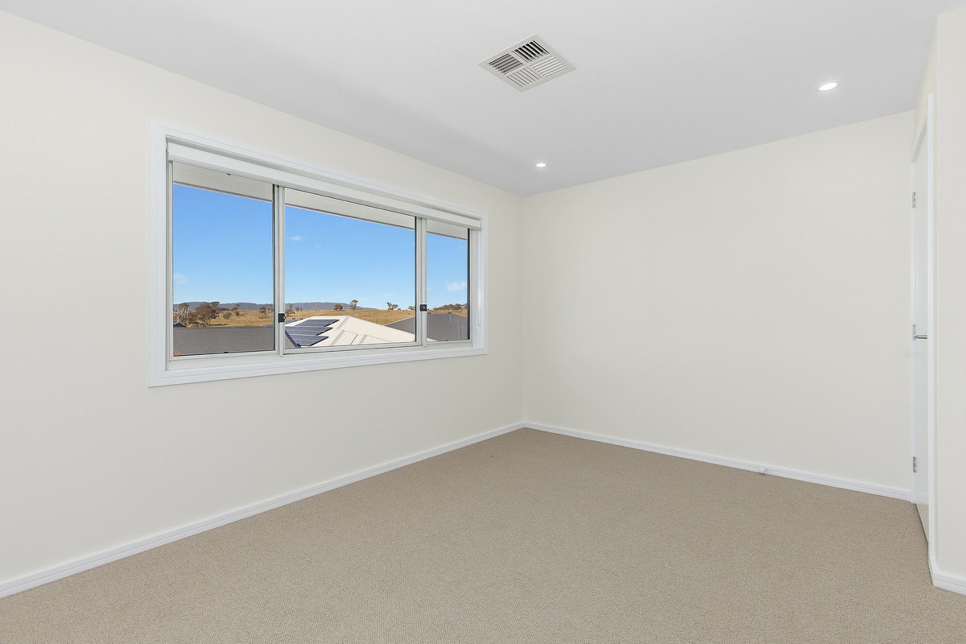 4 Cunningdroo Street — photo 4 of 8