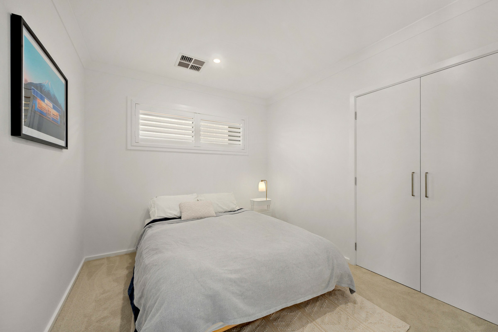 5 Sherrard Crescent — photo 8 of 17