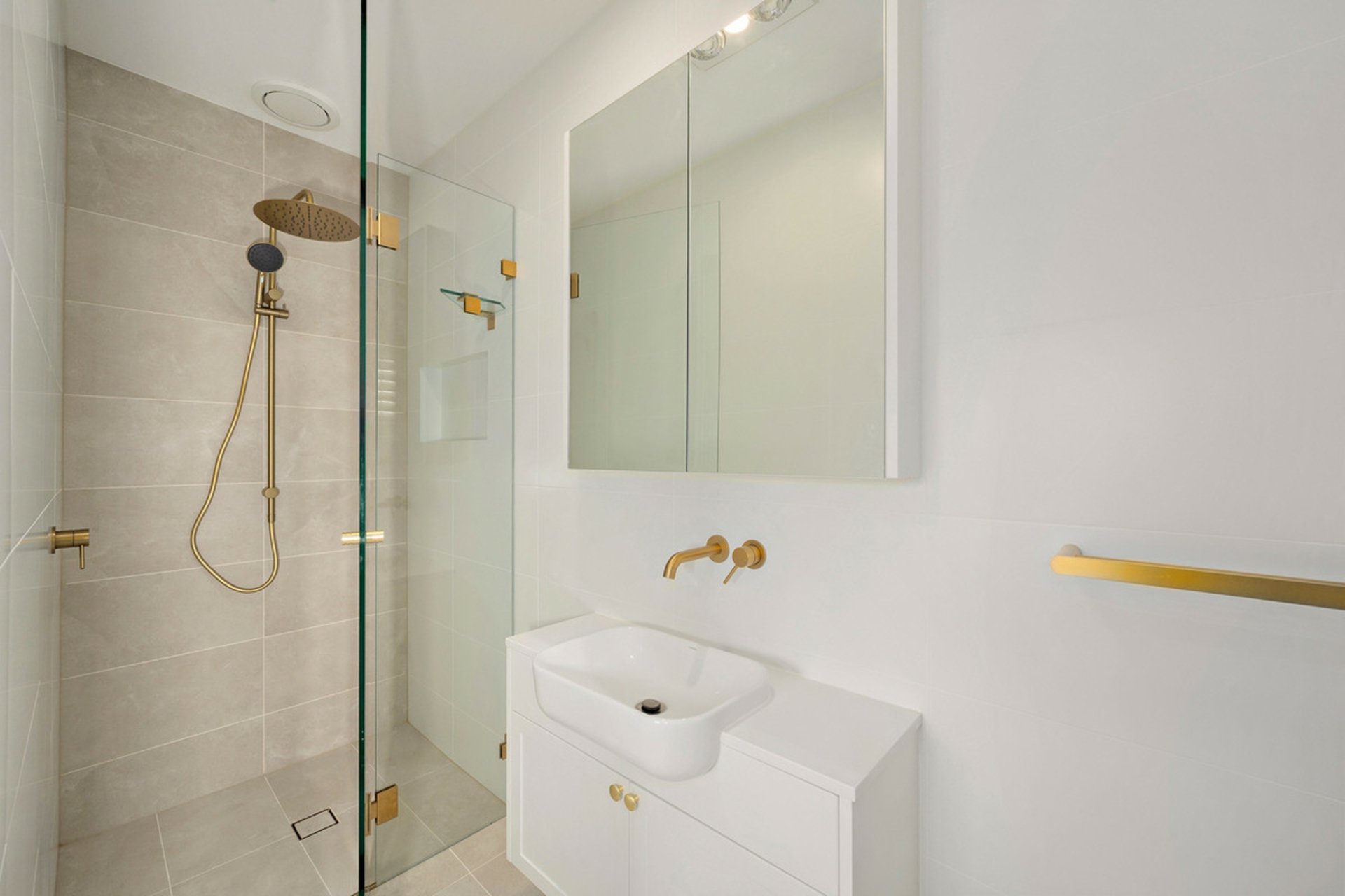 5 Sherrard Crescent — photo 16 of 17
