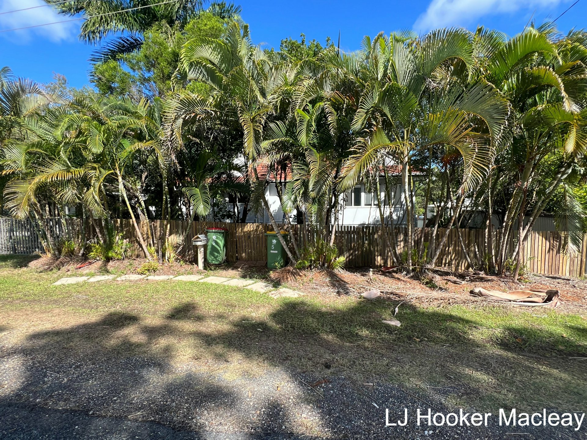 5 Alistair Ct, MACLEAY ISLAND